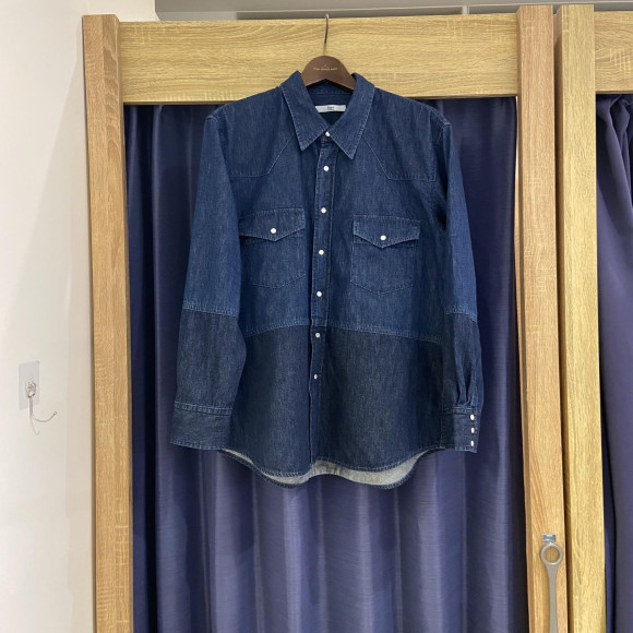 [โอคายามะ เดนิม] เสื้อเชิ้ตยีนส์ไล่เฉดสี