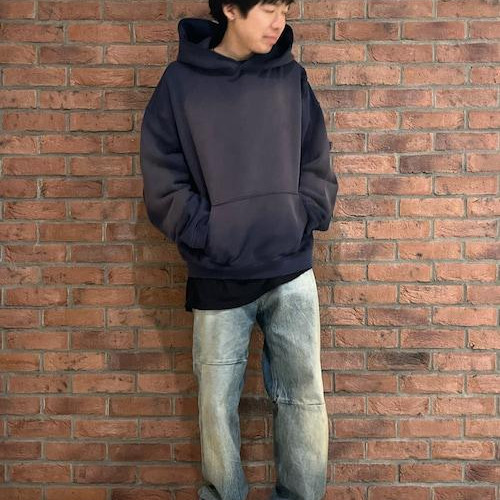 ブルーデニム以外にもスラックス...