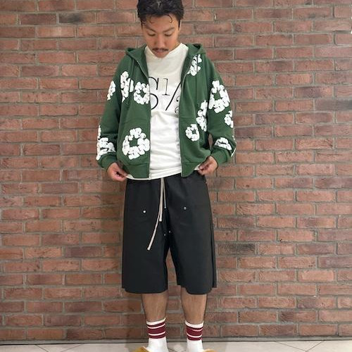 Leather pear with no mistake this summer...