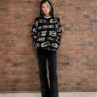 ニットパーカーは軽くて暖かいで...