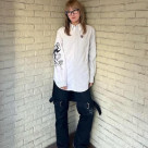 アシンメトリーなデザインで一枚...