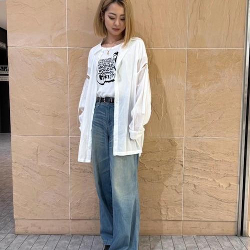 透け感が可愛く、肘部分のスリッ...