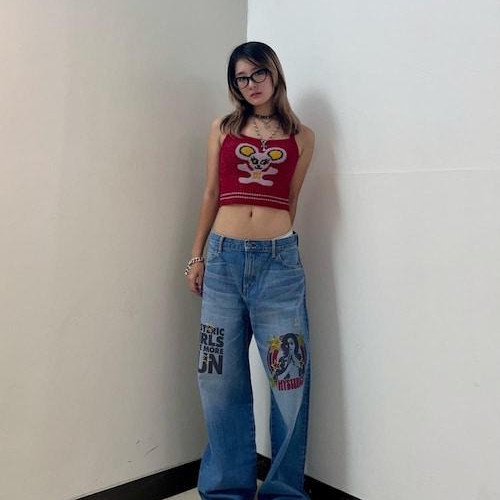 กางเกงยีนส์สบายๆ ของทรวดทรงที่ไม่รีบร้อน...