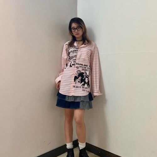 เสื้อเชิ้ตที่ถูกกำหนดไว้ด้วย 1 ใบให้ดี! เอว...