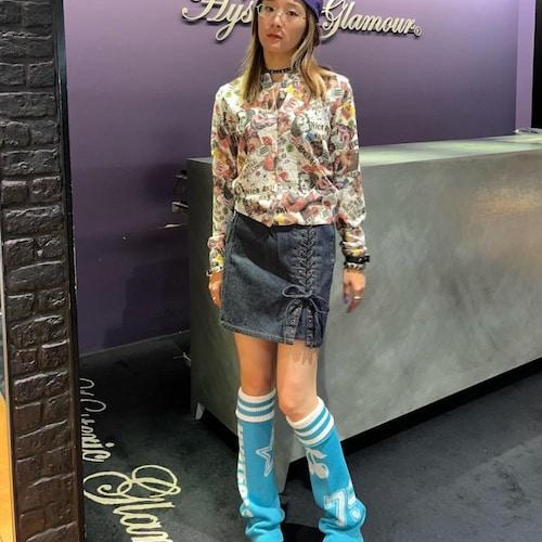 蓝色的莱格沃默在那里...