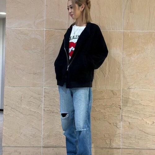 使用運動素材的外褂...