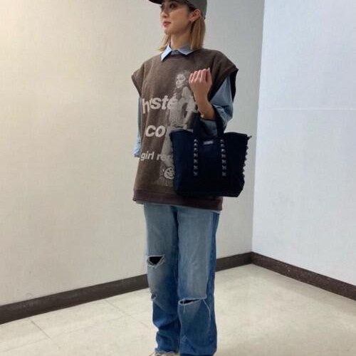 與顏色使用組合而定。...