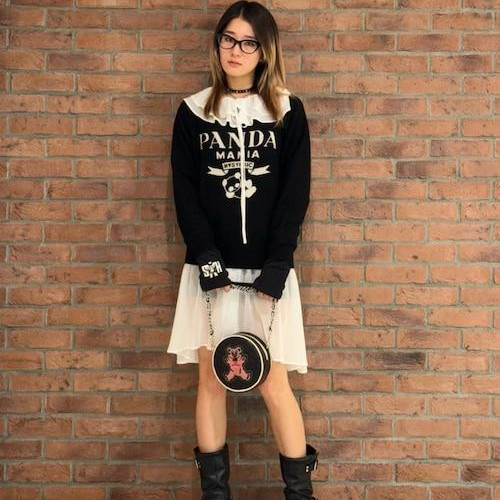 シアーワンピースをレイヤーして...