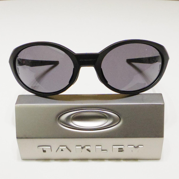 OAKLEY Eye Jacket Redux 입하했습니다.