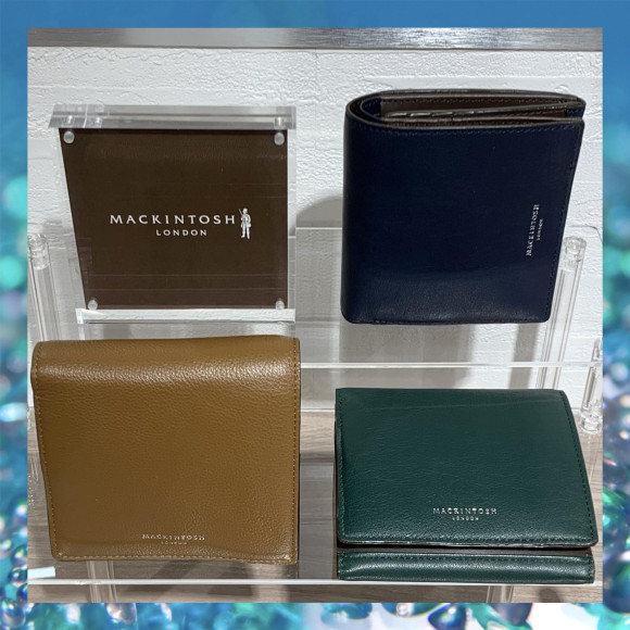 [ MACKINTOSH LONDON ] ยิ่งใหญ่ความสามารถในการเก็บของ! กระเป๋าสตางค์การพับครึ่งที่จับคู่กับชุดสูทง่าย!