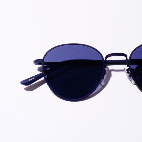 OLIVER PEOPLES × THE ROW「BROWNSTONE 2」 | ポーカーフェイス