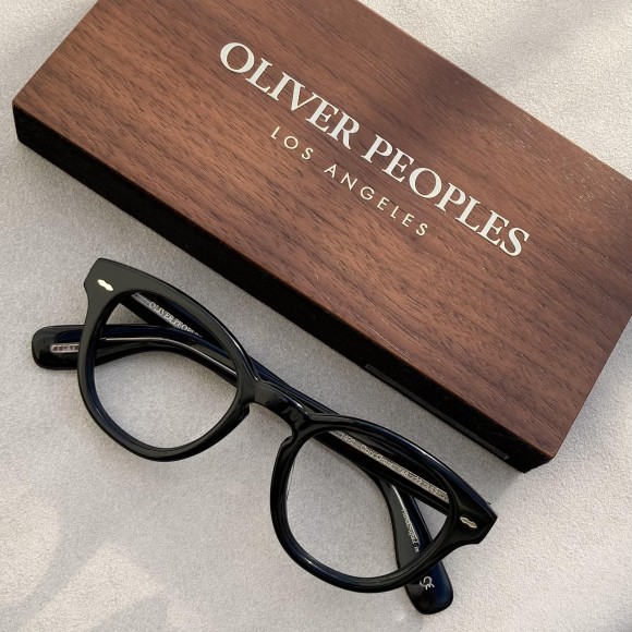 【OLIVER PEOPLES】から 