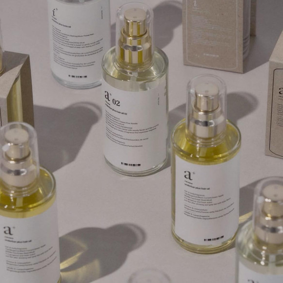 華やかなアールグレイの香りが心地良い♪ 植物由来99%のヘアスタイリングオイル♪【underbar plus hair oil (アンダーバープラスヘアオイル)】＜ヘア&ボディオイル＞