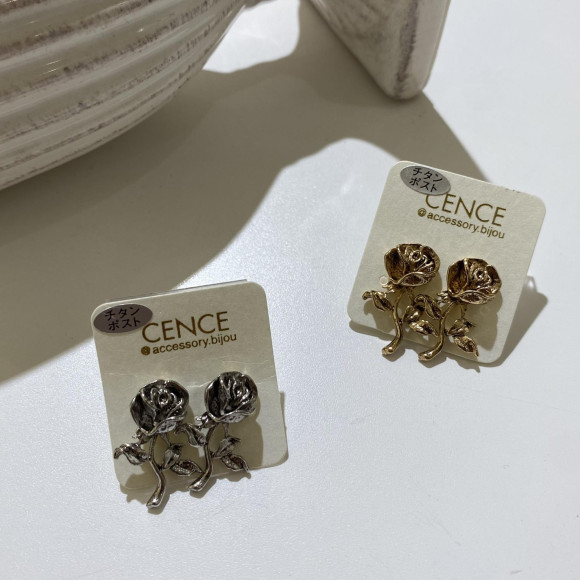 Flower pierce earring