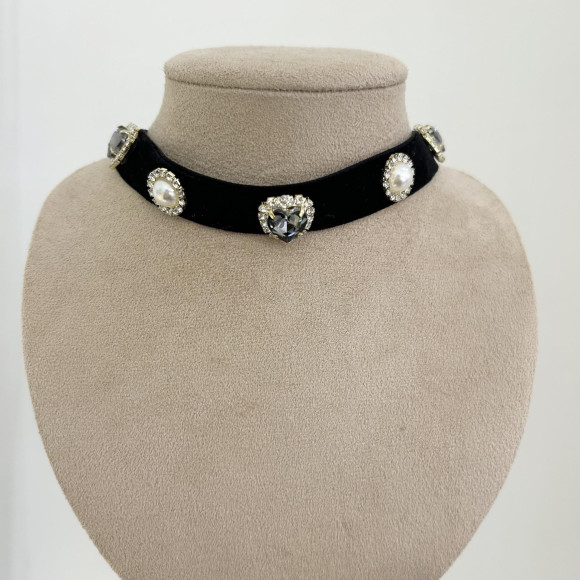 Velour choker