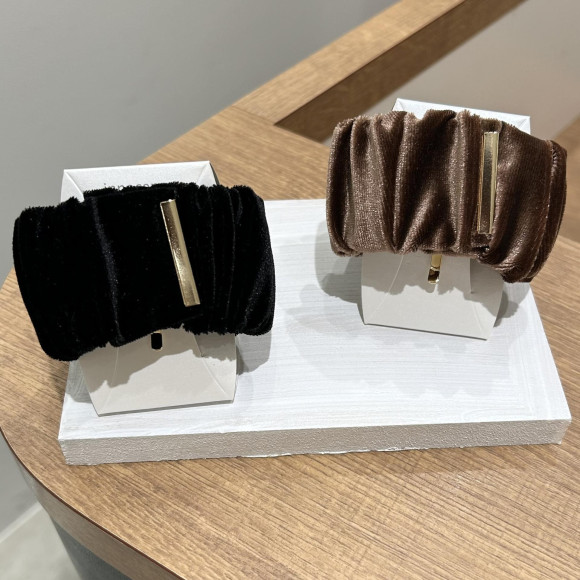 ベロアポニーピン