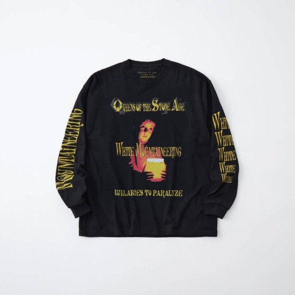 T White Mountaineering/ โฮะวะอิโทะมะอุนเทะนิอะรินกุ /QOTSA LULLABIES TO PARALYZE L/S T-SHIRT เสื้อยืดรอน