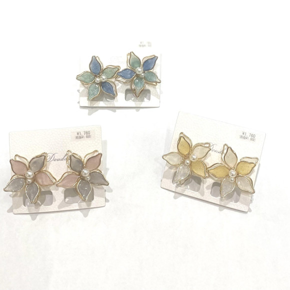 Earrings of flowers