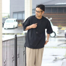 毛羽立ちをなくした滑らかな肌触りが特徴の切り返しTシャツ