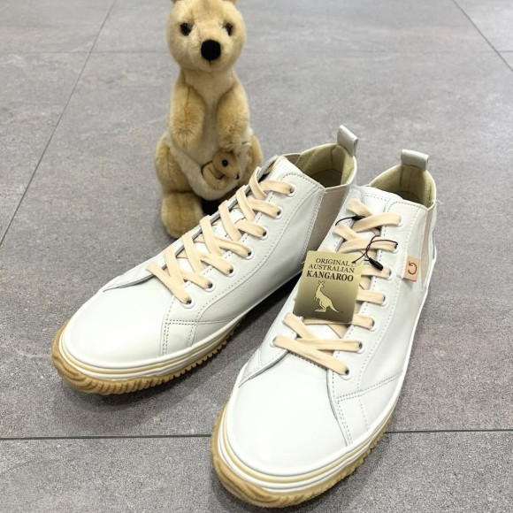 定番モデルに新色入荷しました。