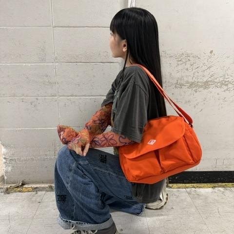 【DANTON】ころんと可愛いフォルムに、目を惹くオレンジショルダーバッグ！！！