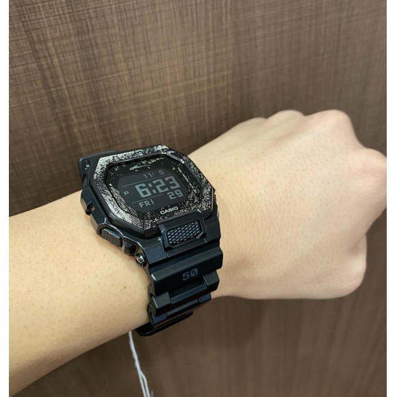 CASIO G-SHOCK GBX-100KI-1JR 五十嵐カノア-