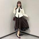 シーズンムードたっぷりなクラシカルコーデ