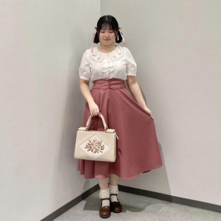 ブラウスを主役に♩ピンクコーデのご紹介♡