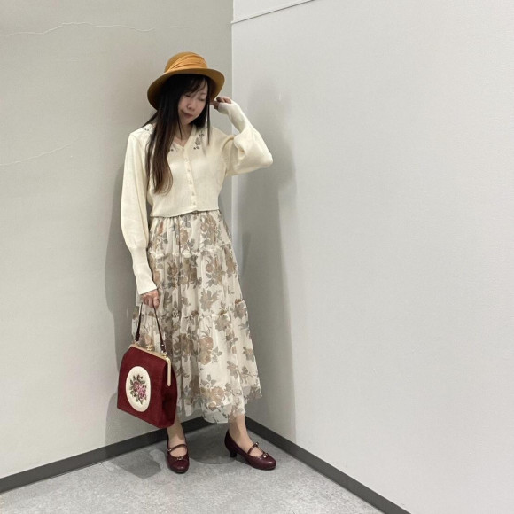 White×Beige松软的秋色搭配