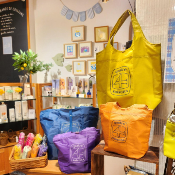 人気の保冷バッグの新色が入荷しました！★