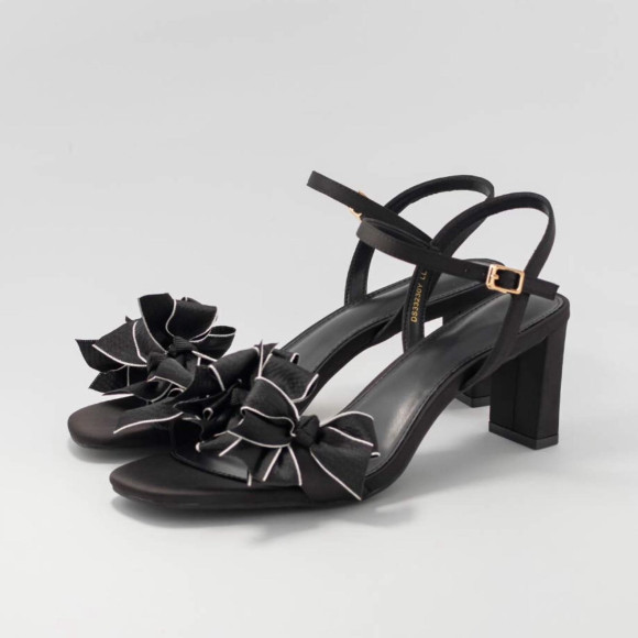 RANDA【展示会1番人気のサンダルが入荷しました♡♡】