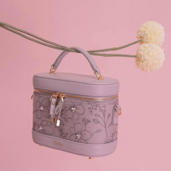 RANDA【再入荷！フラワー刺繍バニティバッグ】