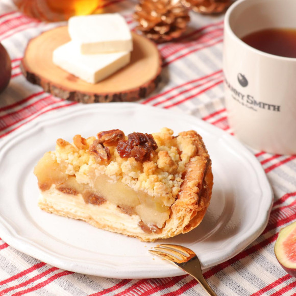 季節限定『ドライフィグとくるみのクリームチーズアップルパイ』