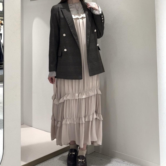 秋のムードを感じられるダブルジャケット♡