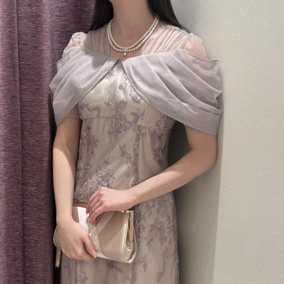 新作ドレスのご紹介♪