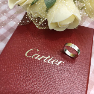 Cartierラブリングは永遠の愛を証明する指輪