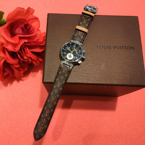 Louis Vuitton Tambourg with high individuality and design