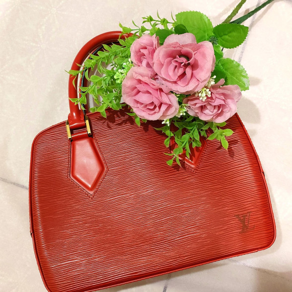 シンプルコーデに合わせやすいルイ・ヴィトン　ザブロンエピ