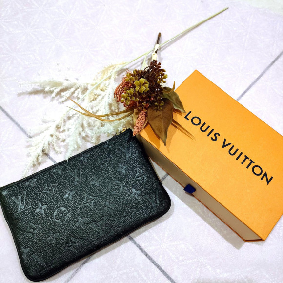 シンプルでコーディネートしやすいLouis Vuittonモノグラム