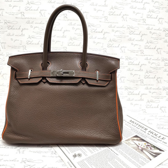 オフィスシーンからカジュアルにも使えるHERMESバーキン30