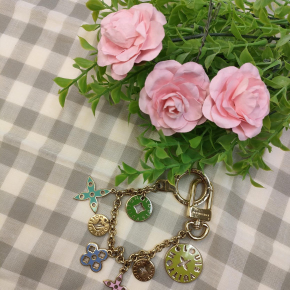 プレゼントとしても人気！LOUIS VUITTON バッグチャーム