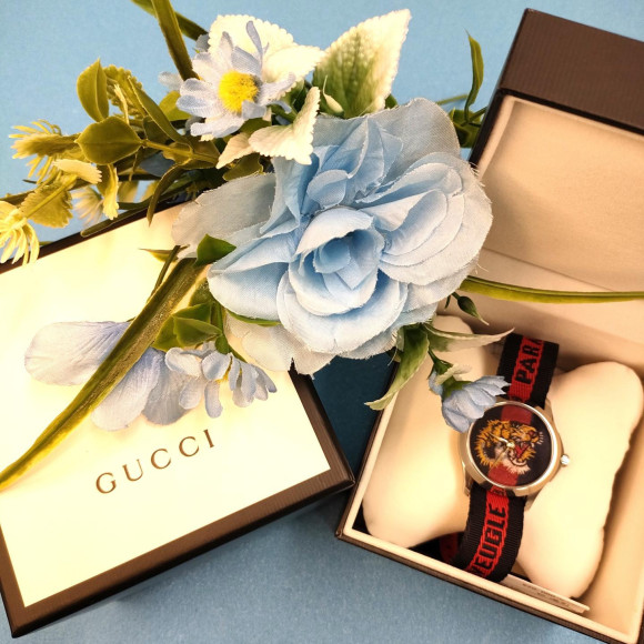 男女問わず人気の腕時計 GUCCI Gタイムレス 