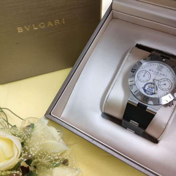 創業140周年！歴史のあるブランドBVLGARIは腕時計も魅力的 BVLGARI ディアゴノ スクーバ クロノグラフ FIFA