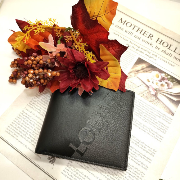 男女共に幅広い世代から愛されているLOEWE