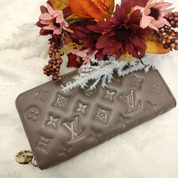 優れたデザイン性と機能性が高いLouis Vuitton　ジッピーウォレット