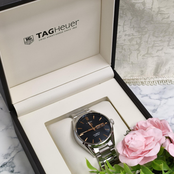 TAG HEUER เข้ากับรสนิยมของคุณได้ง่าย ไม่ว่าจะเป็นลุคลำลองหรือลุคทำงาน