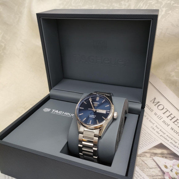 TAGHEUER Carrera ที่มีดีไซน์และฟังก์ชันการใช้งานสูง