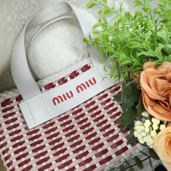 กระเป๋าตะกร้า MiuMiu น้ำหนักเบา เหมาะสำหรับการปิกนิกและฤดูร้อน