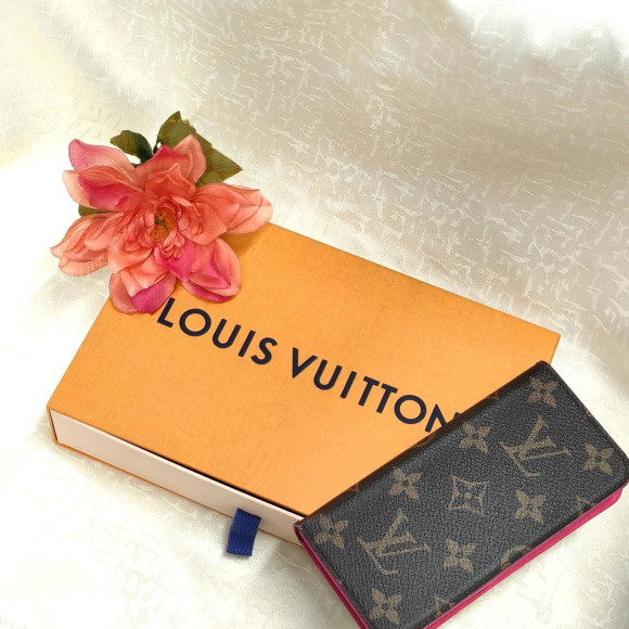 เคส iPhone สไตล์กระเป๋าสตางค์ของ Louis Vuitton มีความทนทาน ใช้งานได้จริง และมีรูปลักษณ์ที่หรูหรา