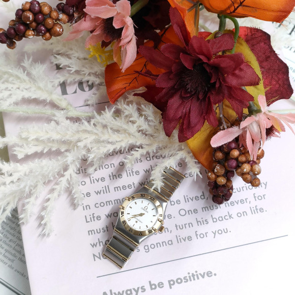 นาฬิกา OMEGA Constellation มีเสน่ห์เหมาะสำหรับโอกาสต่างๆ มากมาย ตั้งแต่แบบลำลองไปจนถึงแบบเป็นทางการ